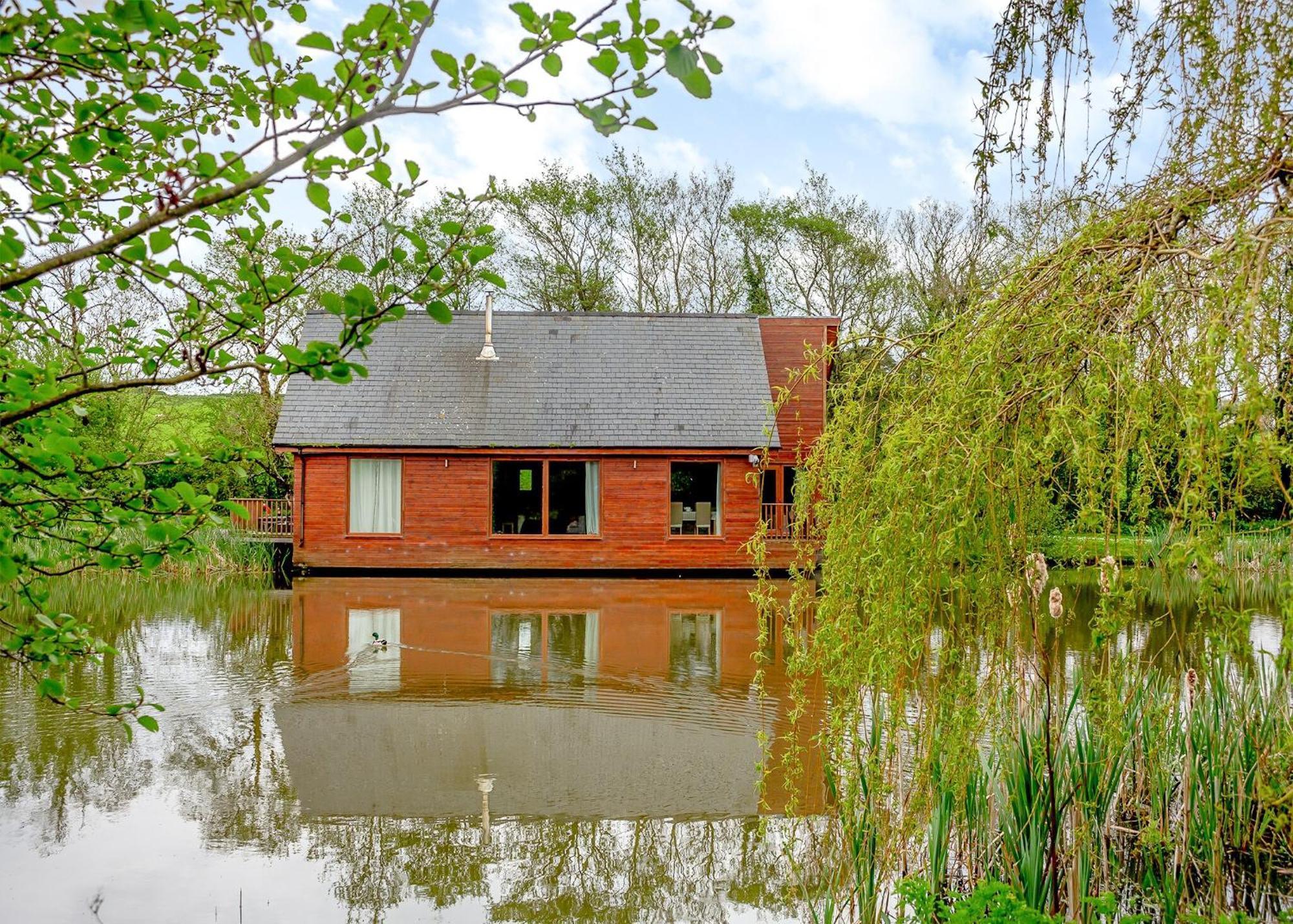 Anglesey Lakeside Lodges メナイ・ブリッジ 部屋 写真