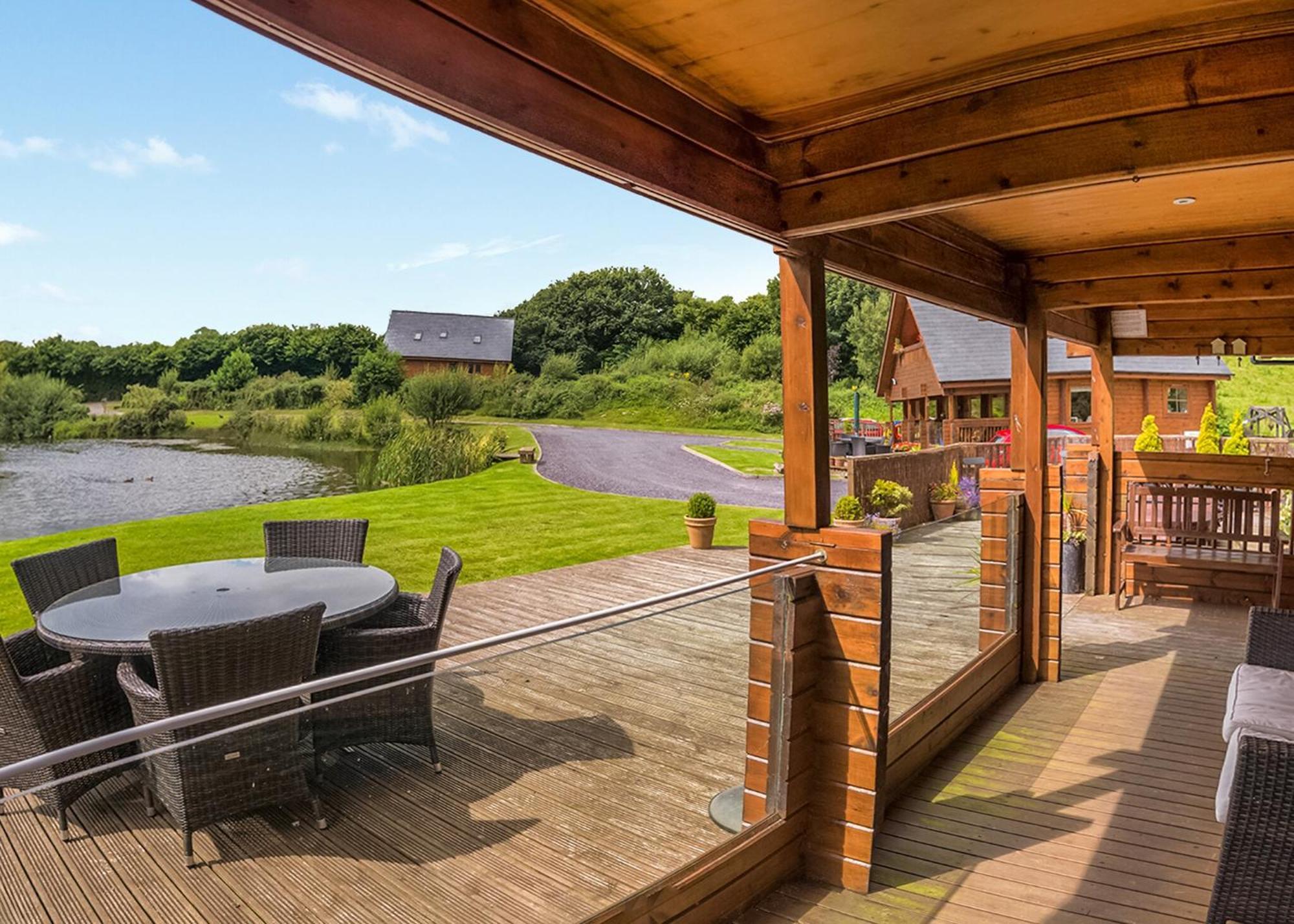 Anglesey Lakeside Lodges メナイ・ブリッジ 部屋 写真