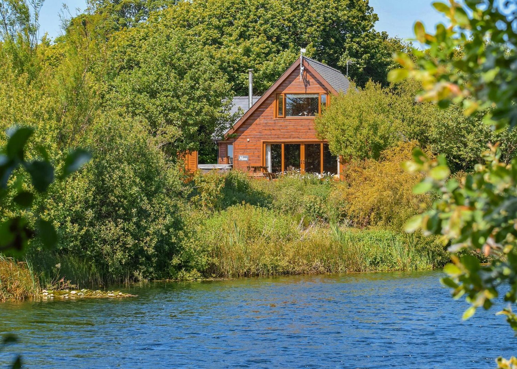 Anglesey Lakeside Lodges メナイ・ブリッジ エクステリア 写真