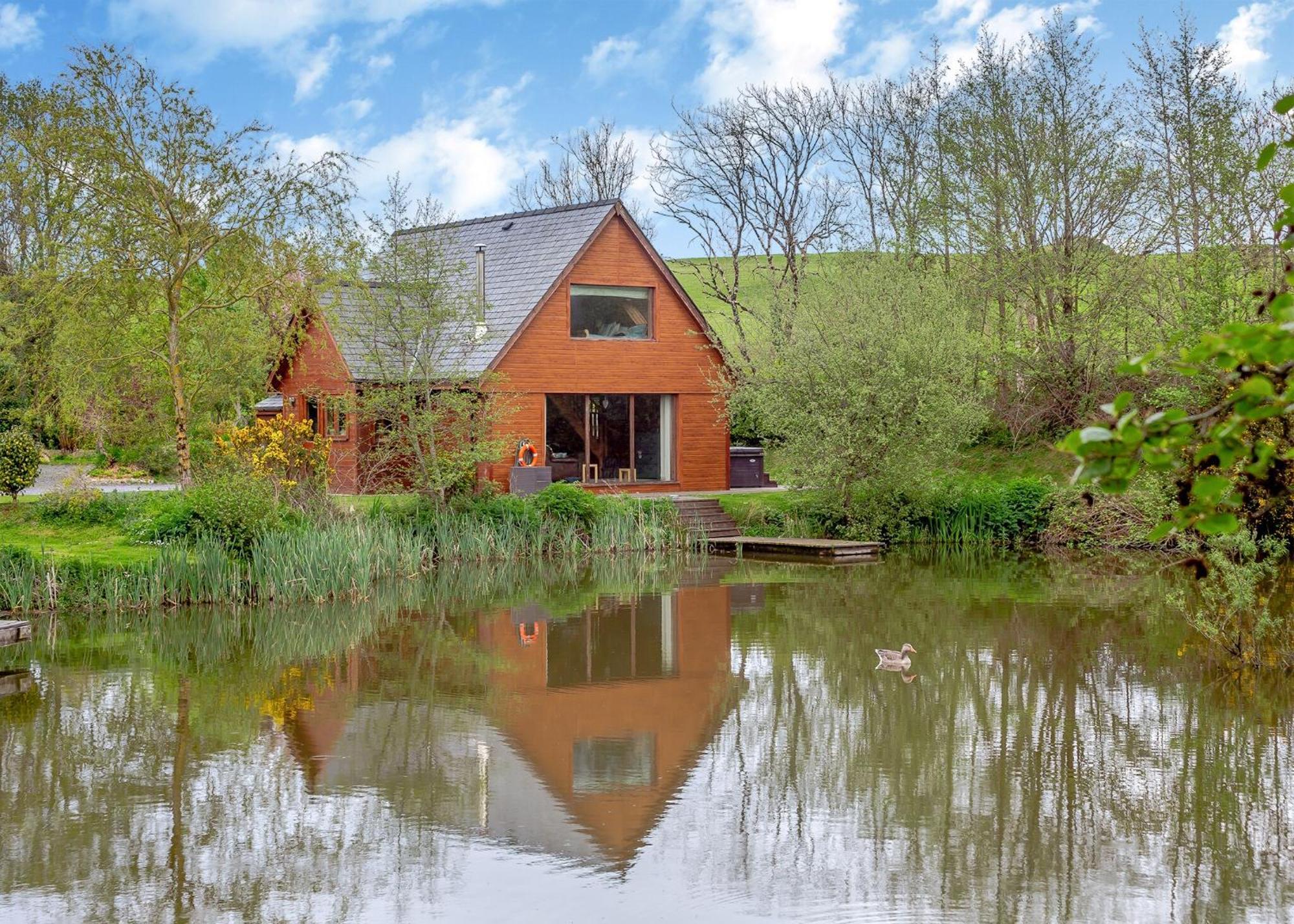 Anglesey Lakeside Lodges メナイ・ブリッジ エクステリア 写真